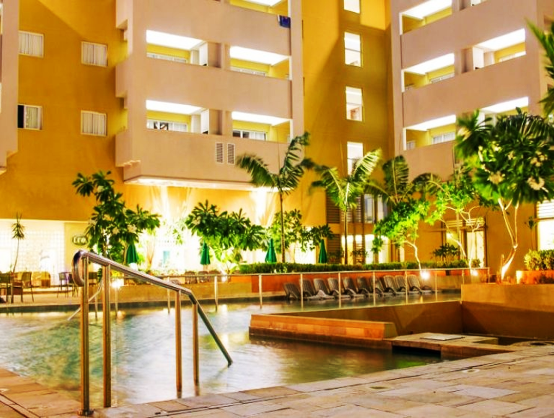 Hot Beach Suites